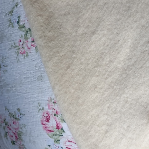 Ayers pure virgin moth proof wool blanket from Lachute QC - Picture 2 of 6